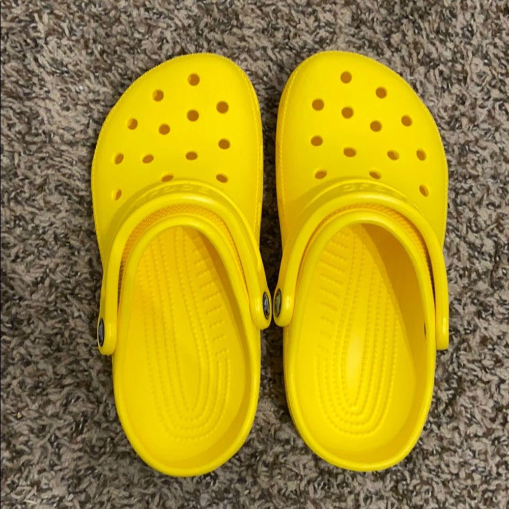 crocs